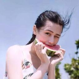 娱乐吃瓜头像女生,揭秘娱乐圈美女吃瓜头像背后的故事